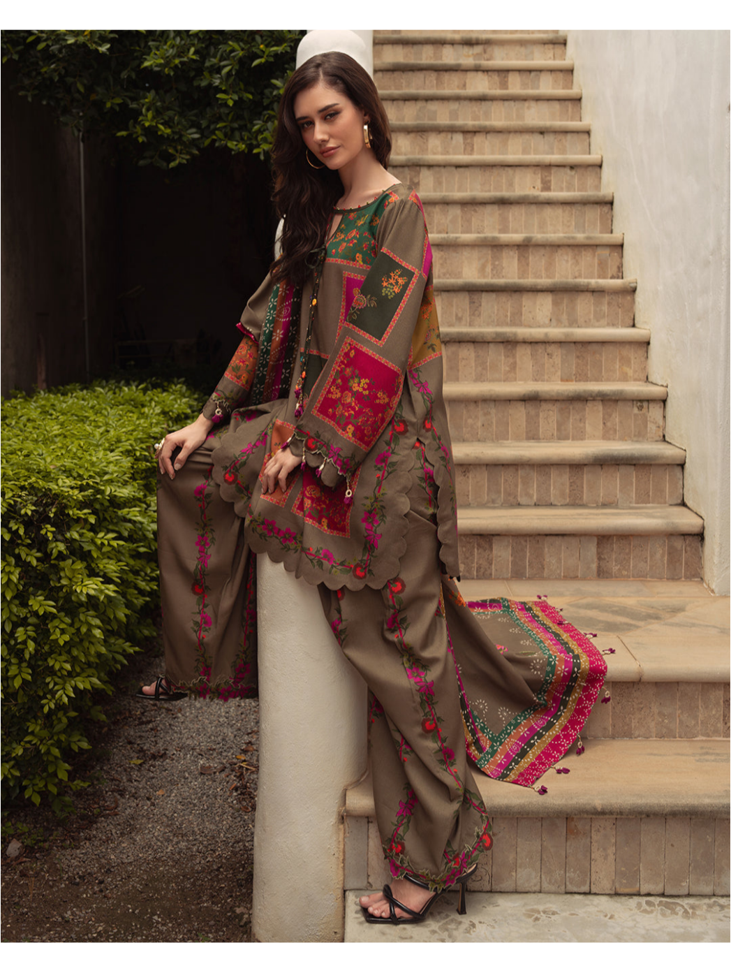 SUNDOORI  PRINTED SUIT