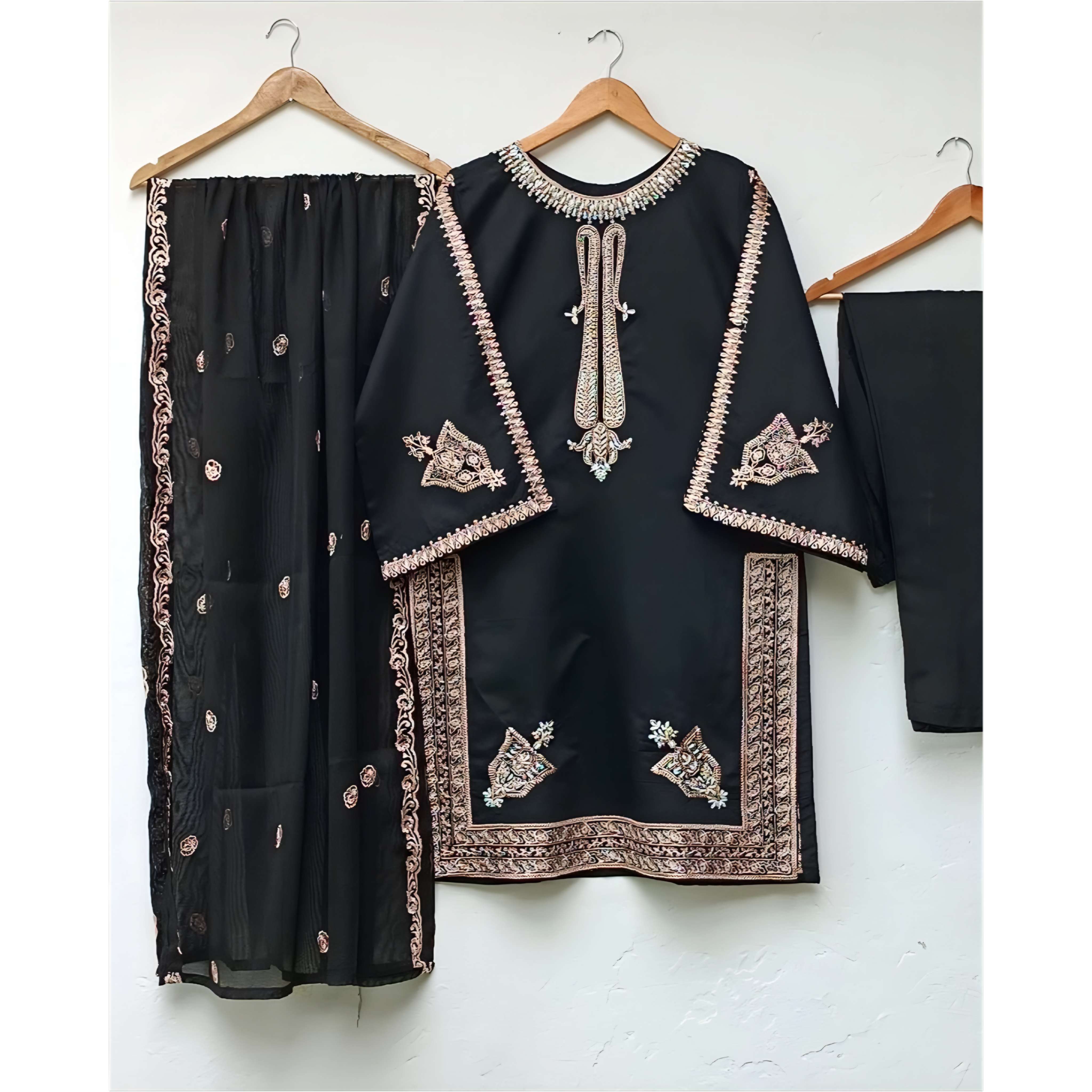 Chic Embroidered Tunic and Pants Set