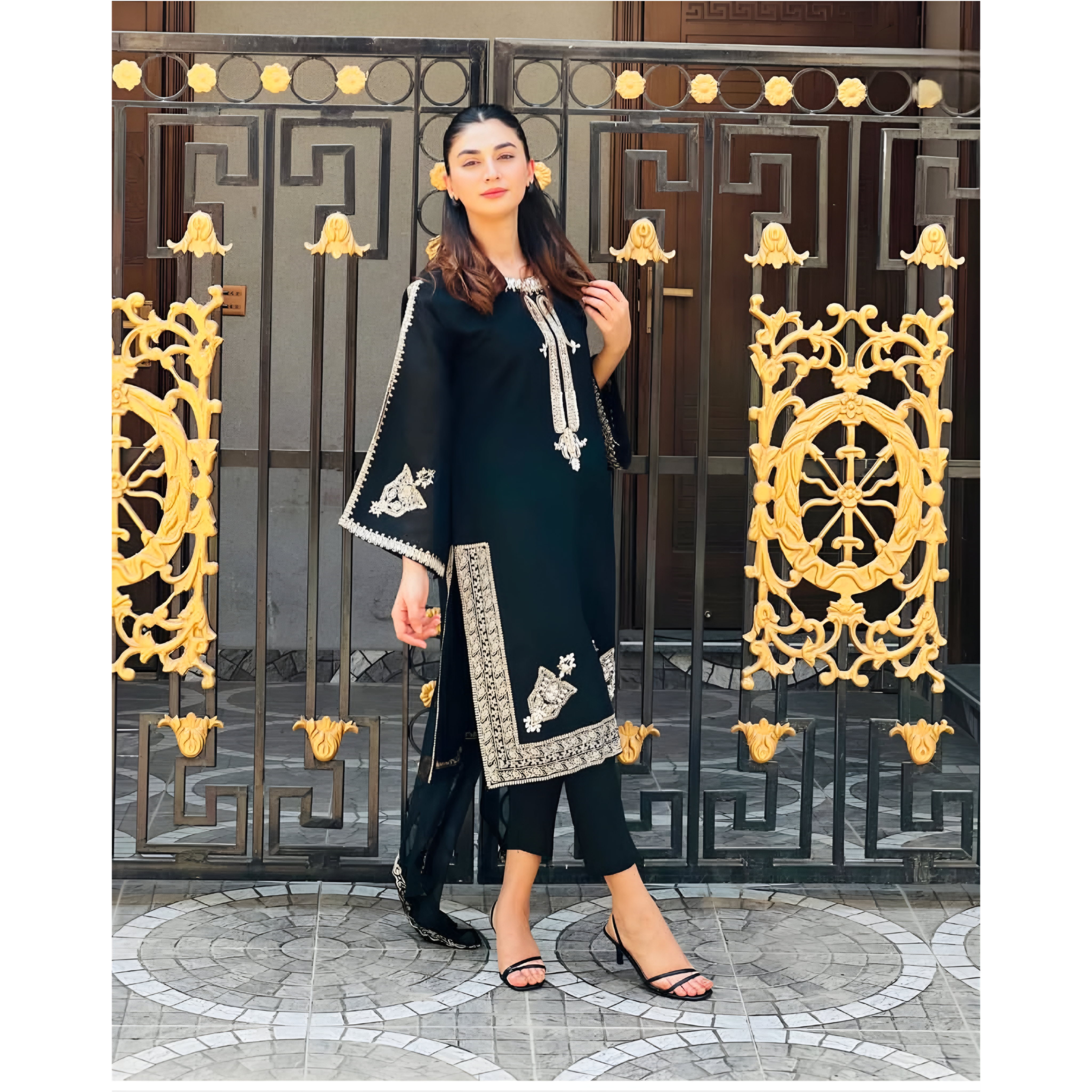 Chic Embroidered Tunic and Pants Set